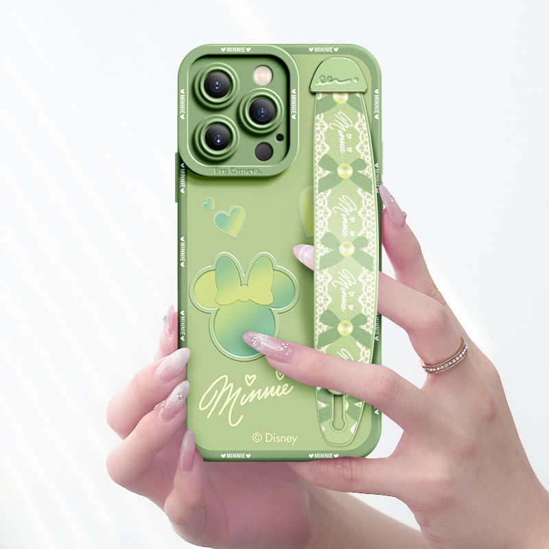 Qumi Bileklikli Sıvı Silikon iPhone Kılıfı ürün detay görseli 4