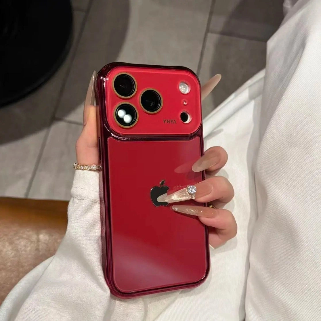 Krom Detaylı iPhone Kılıfı – Lüks Metalik Görünüm, MagSafe Uyumlu