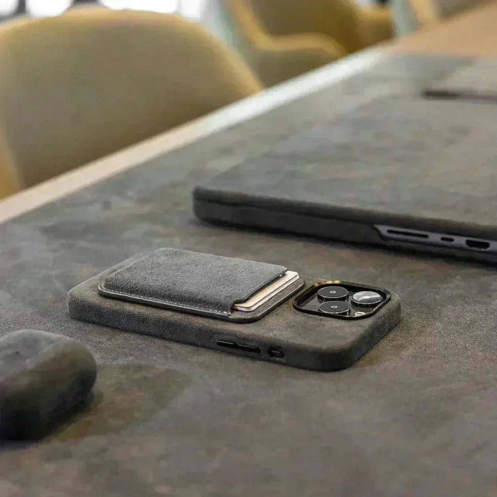 Heltra Premium Alcantara Kılıf ve MagSafe Cüzdan Seti