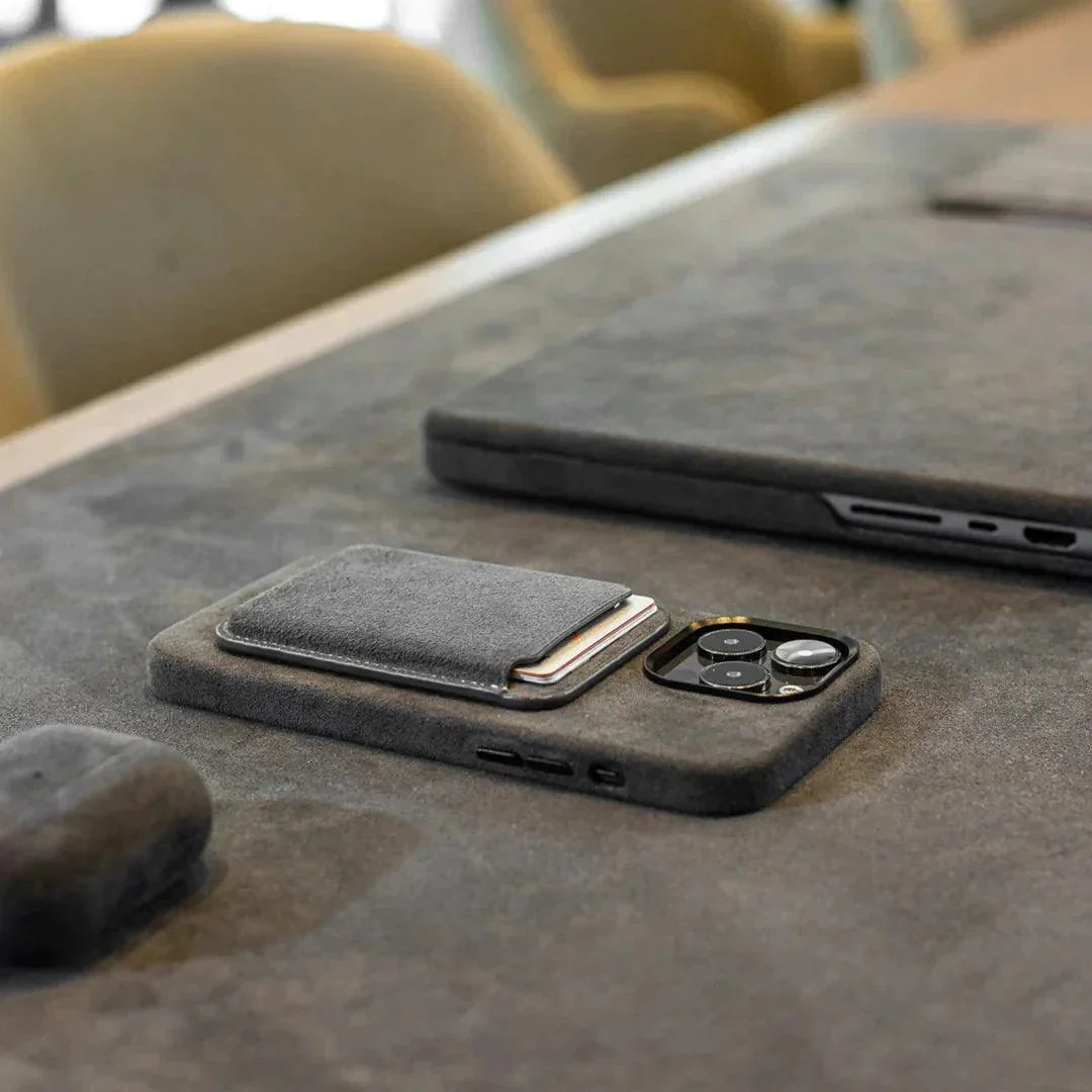 Şık Alcantara MagSafe Uyumlu Kartlık