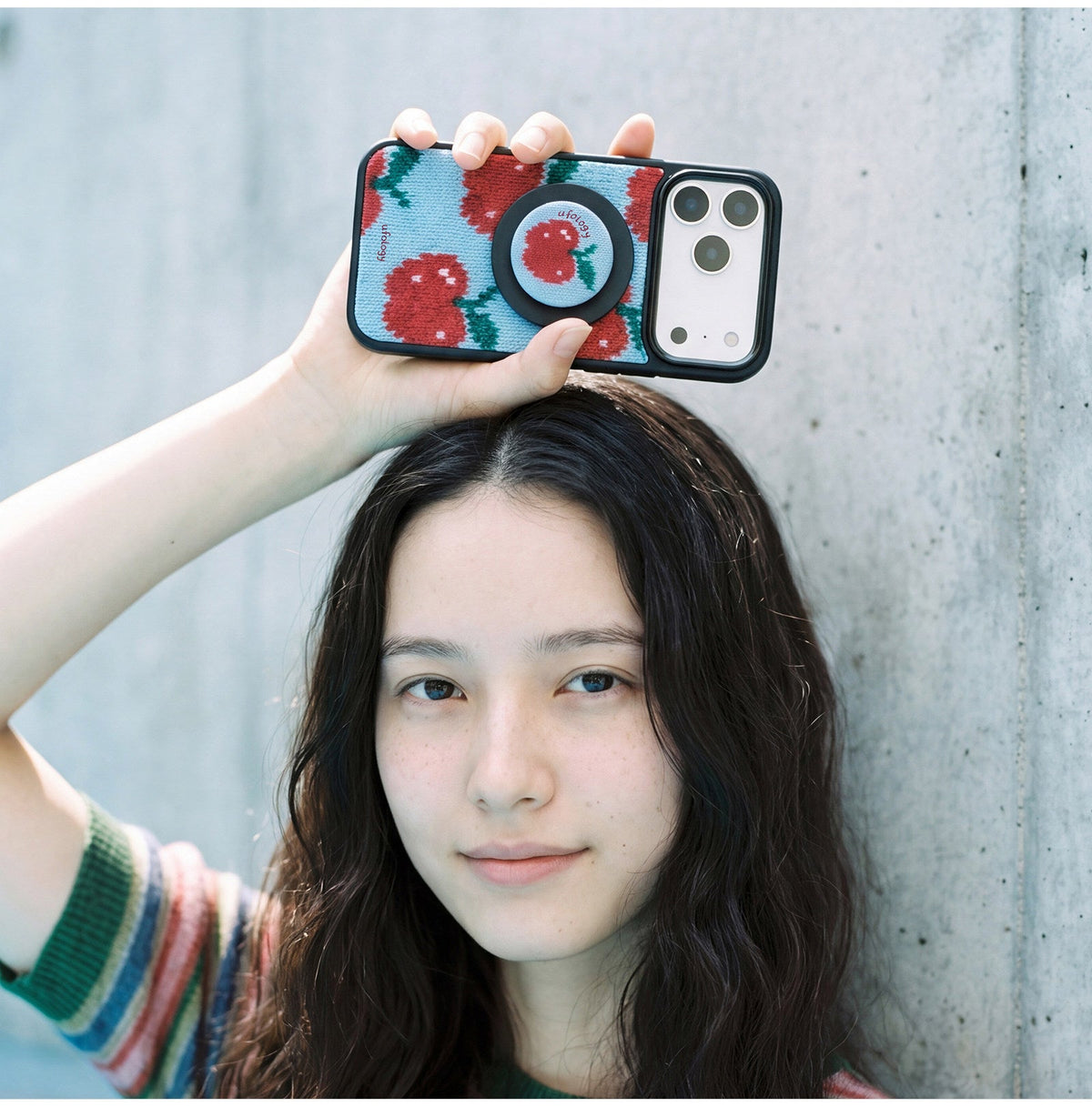 Ufology Örgü Meyve Desenli Manyetik iPhone Kılıfı