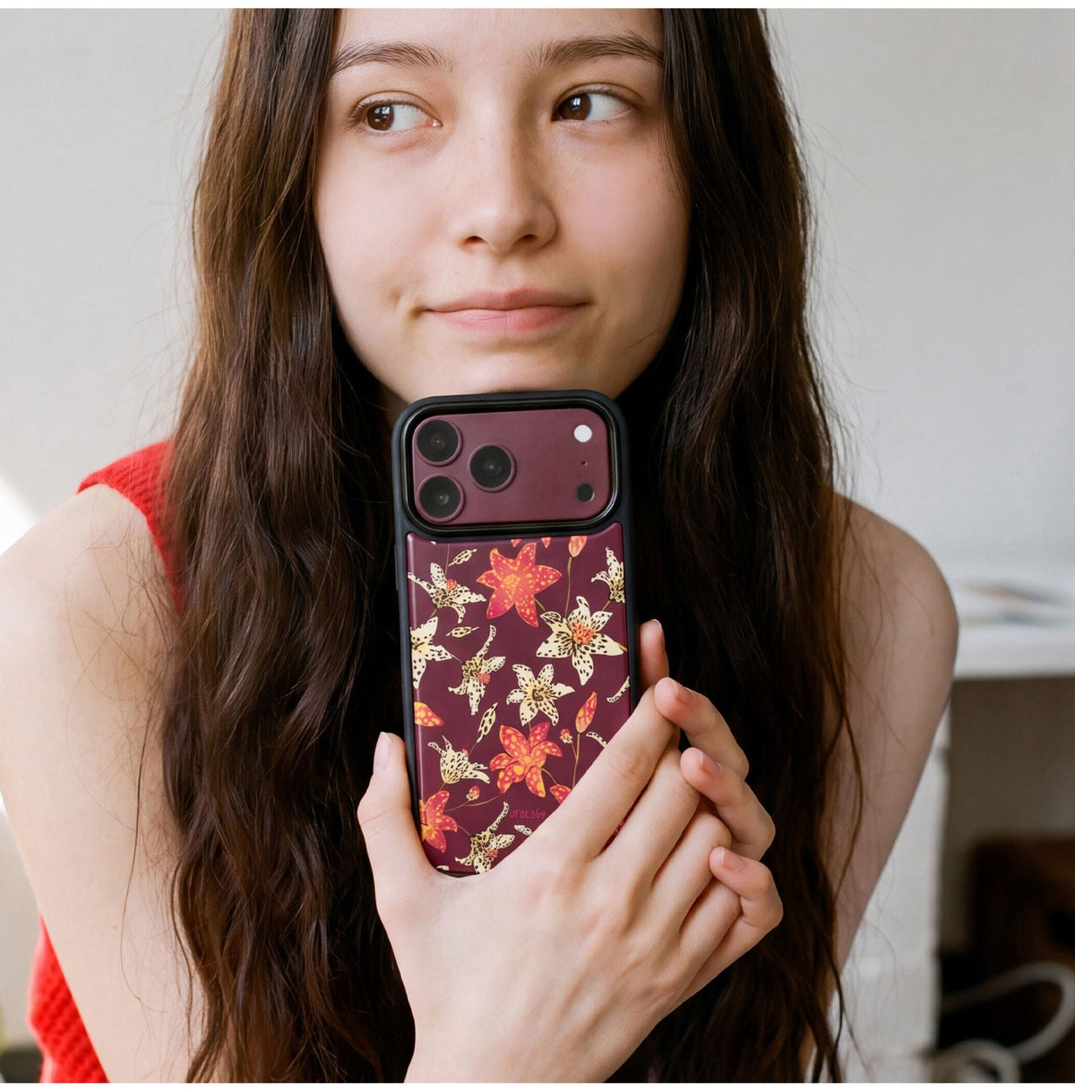 Ufology Bordo Zambak Desenli Manyetik iPhone Kılıfı