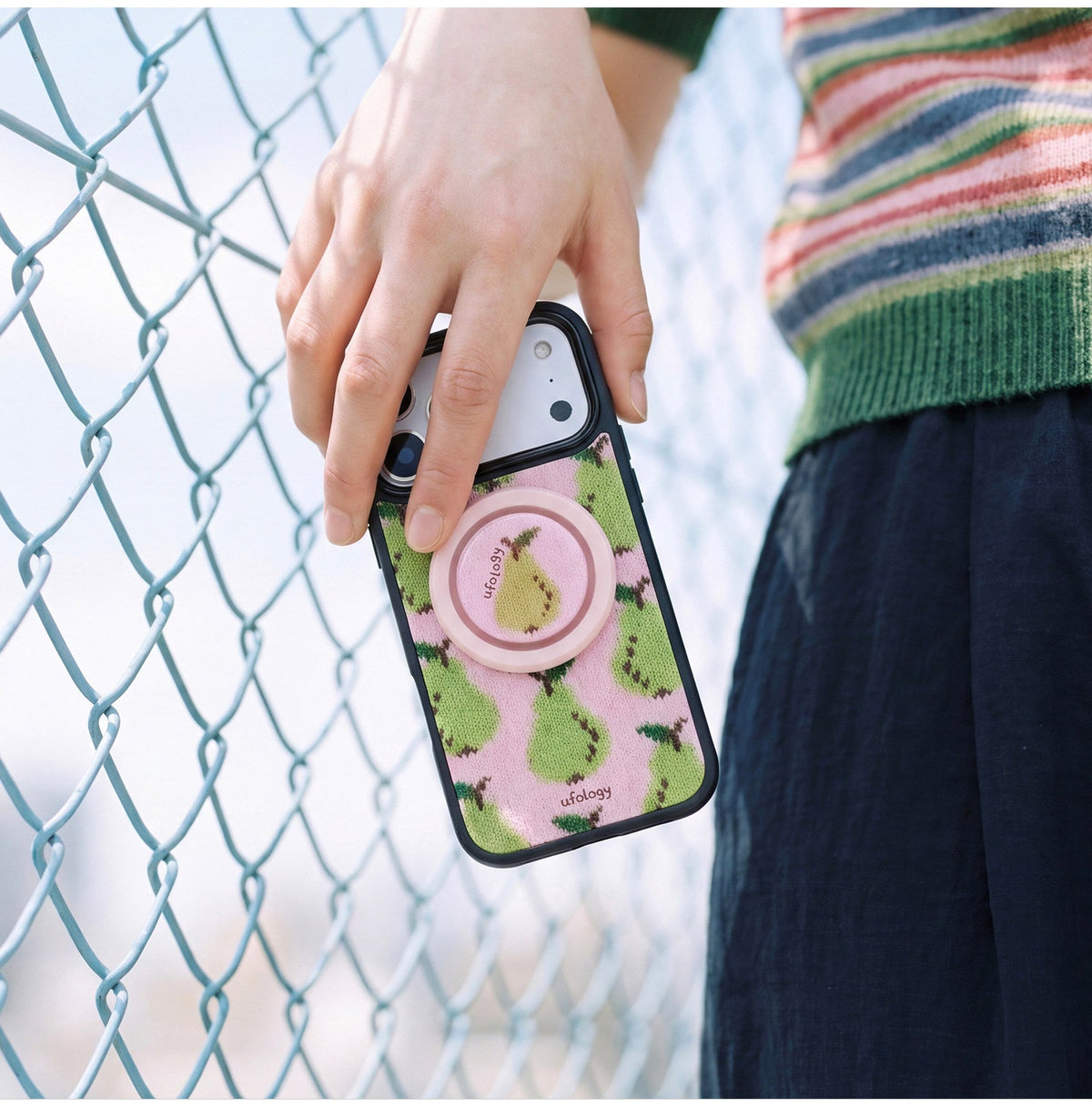 Ufology Örgü Meyve Desenli Manyetik iPhone Kılıfı