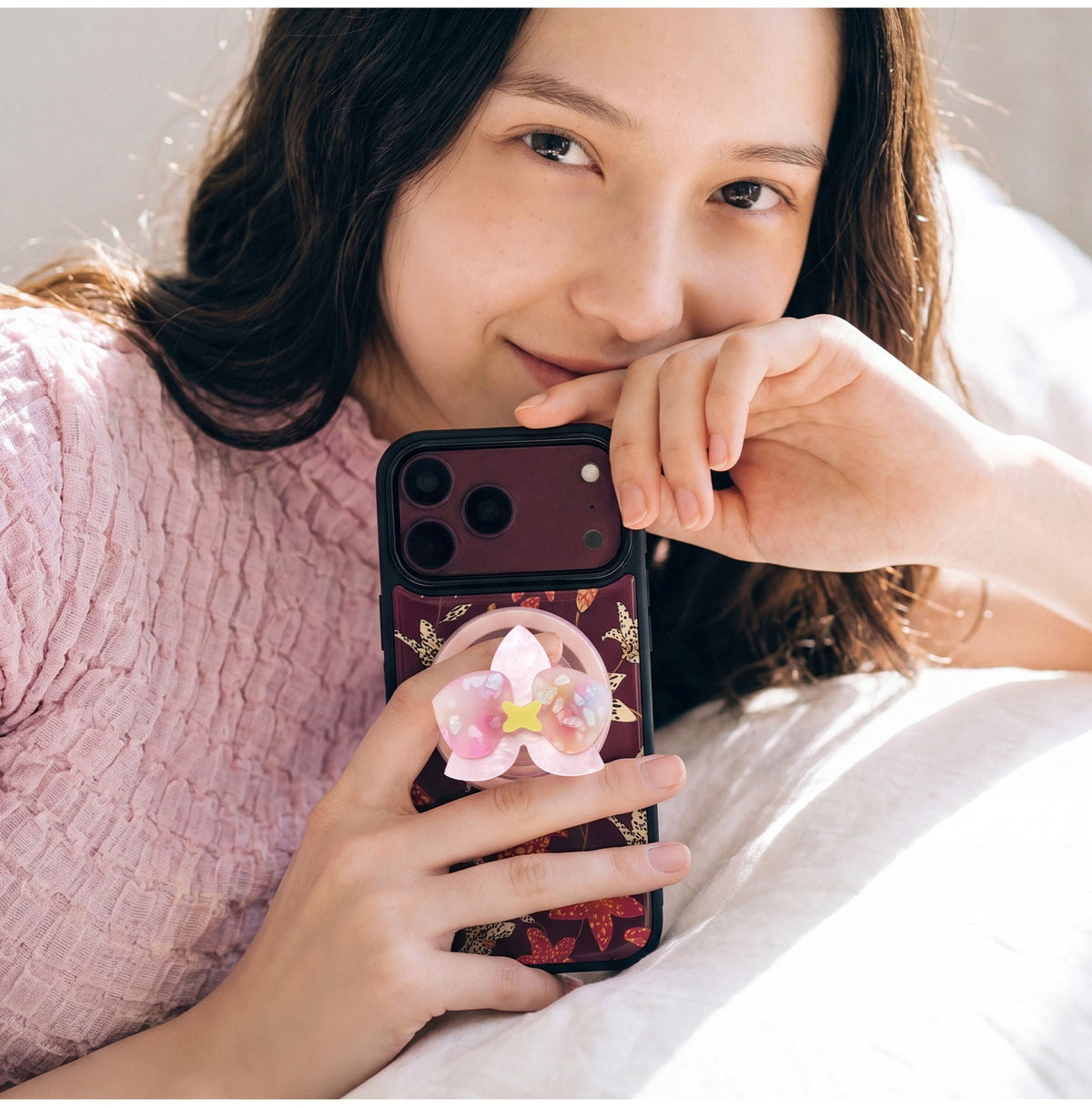 Ufology Bordo Zambak Desenli Manyetik iPhone Kılıfı