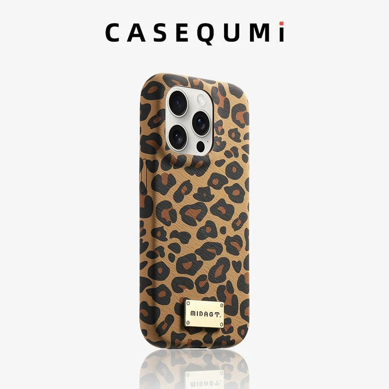 Kahverengi Leopar Desenli Metal Logo İphone Kılıfı