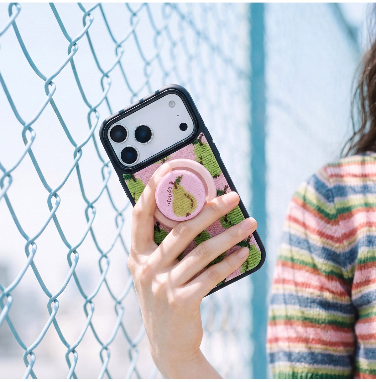 Ufology Örgü Meyve Desenli Manyetik iPhone Kılıfı