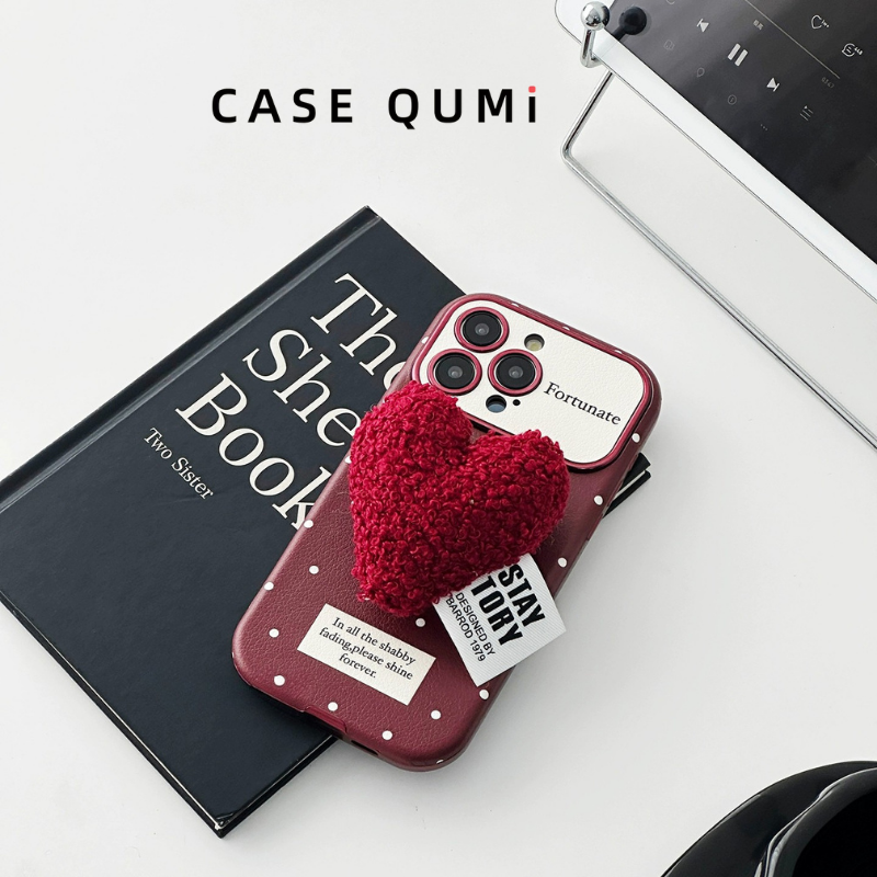 Kırmızı Puantiyeli Peluş Kalpli Askılı Koruyucu iPhone Kılıfı