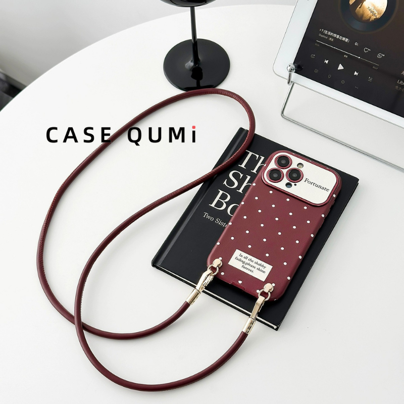 Kırmızı Puantiyeli Peluş Kalpli Askılı Koruyucu iPhone Kılıfı