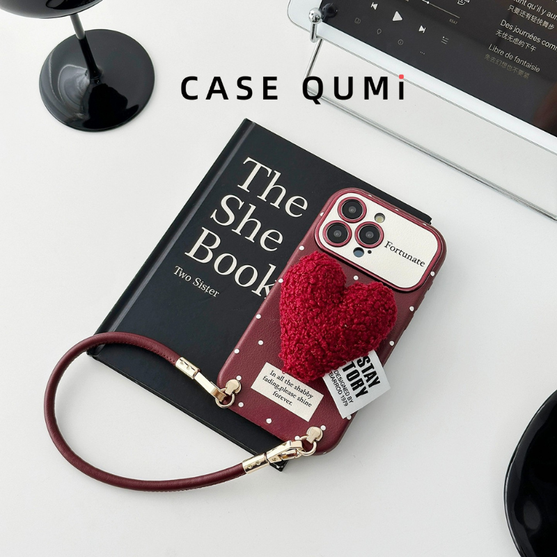 Kırmızı Puantiyeli Peluş Kalpli Askılı Koruyucu iPhone Kılıfı