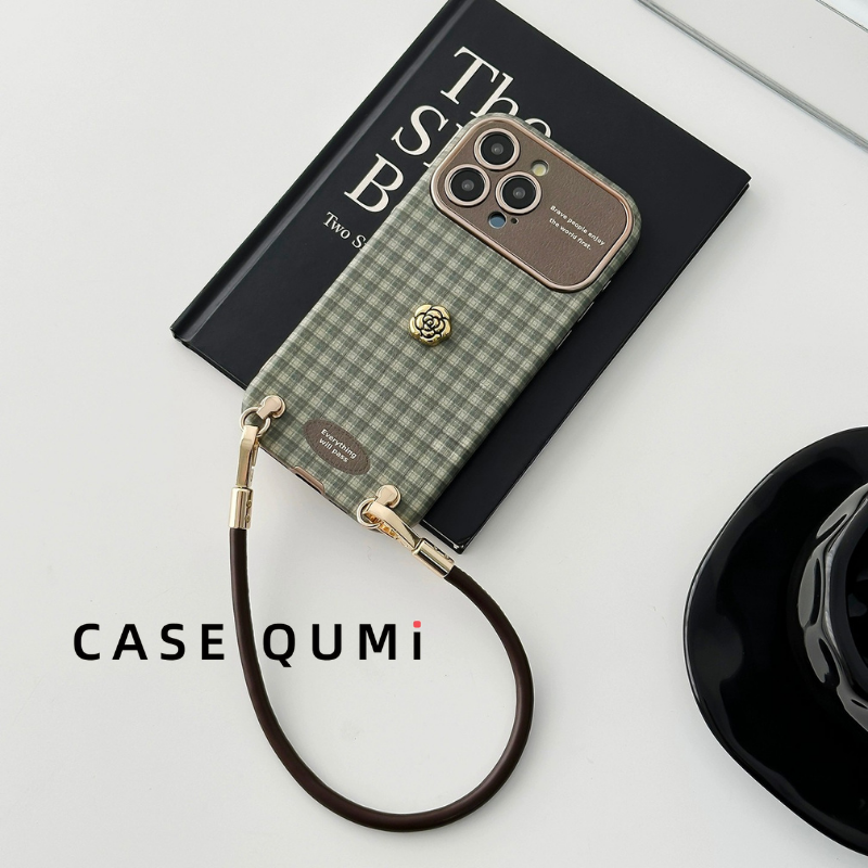 Vintage Ekose Ponpon Askılı iPhone Kılıfı