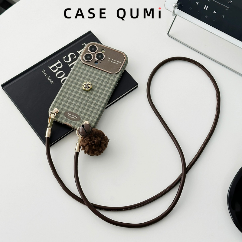 Vintage Ekose Ponpon Askılı iPhone Kılıfı