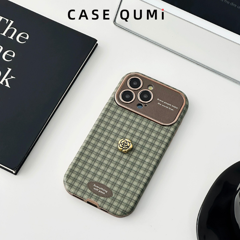 Vintage Ekose Ponpon Askılı iPhone Kılıfı