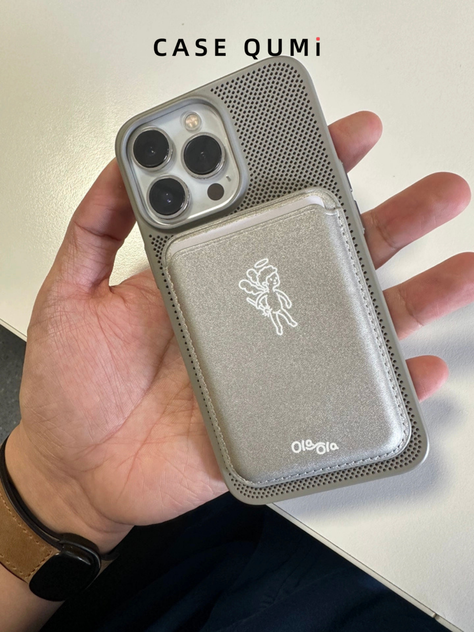 Ola ola Angel Magsafe Suport de card premium din piele argintie
