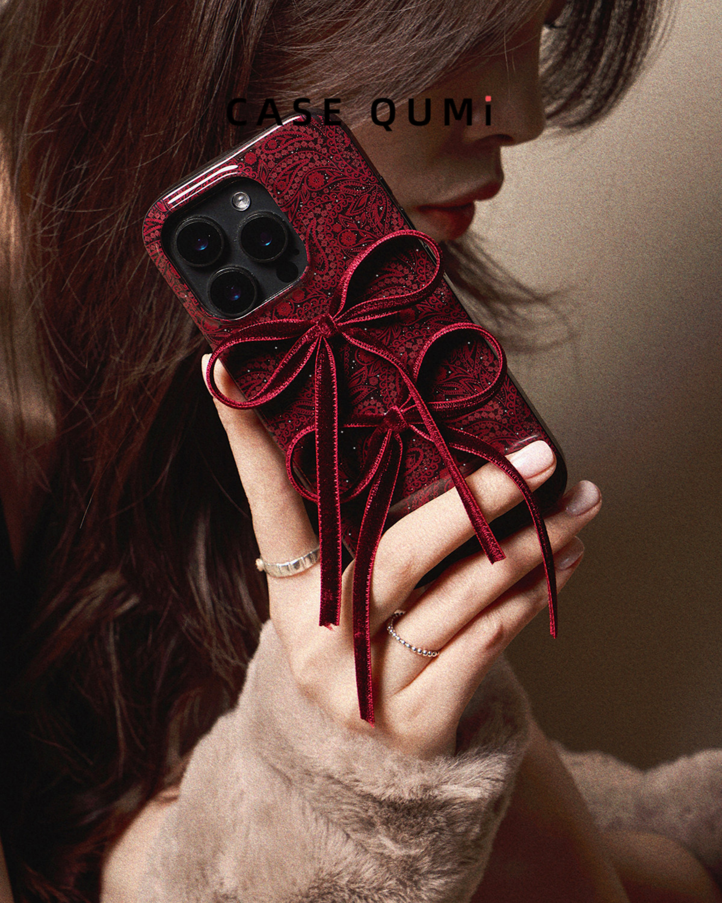 Premium Paisley Desenli Fiyonklu Askılı iPhone Kılıfı