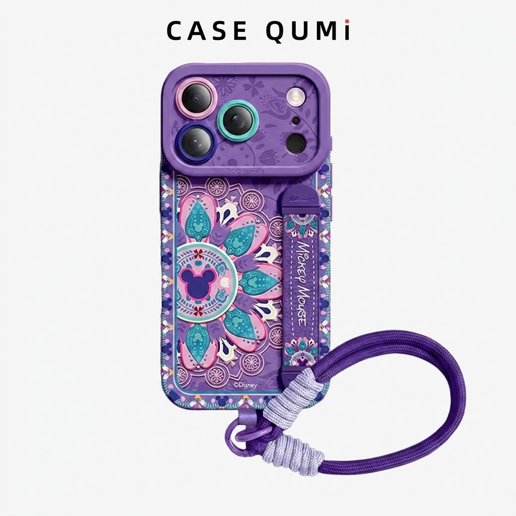 Qumi Klasik Çizgi Film Desenli Bileklikli iPhone Kılıfı