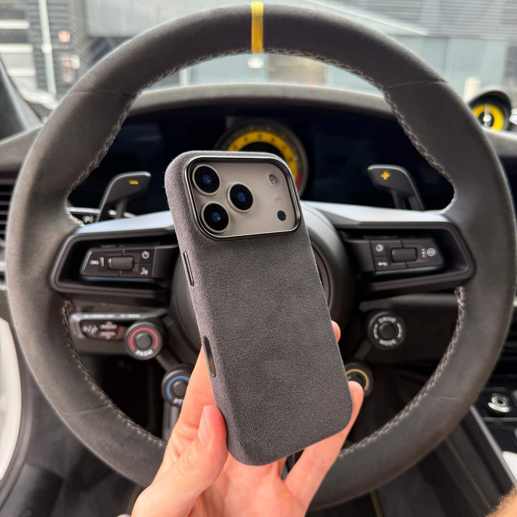 Heltra Alcantara Kılıf ve MagSafe Cüzdan Seti – Şık ve Pratik Koruma