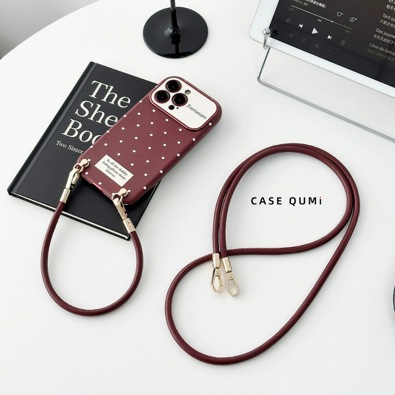 Kırmızı Puantiyeli Peluş Kalpli Askılı Koruyucu iPhone Kılıfı