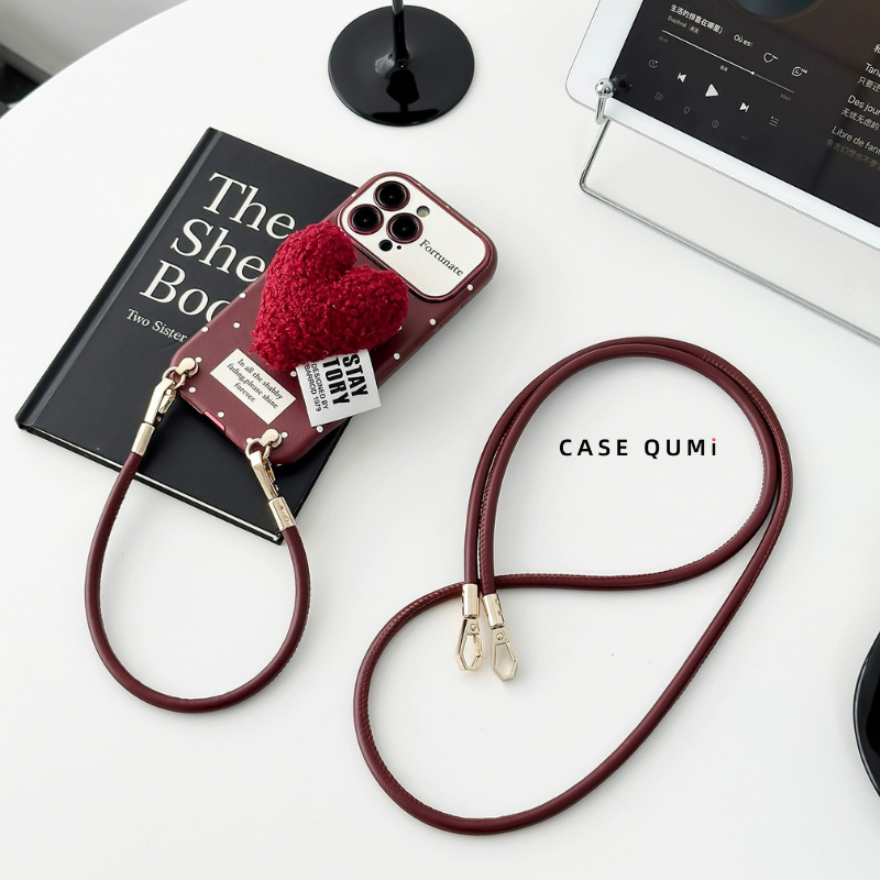 Kırmızı Puantiyeli Peluş Kalpli Askılı Koruyucu iPhone Kılıfı